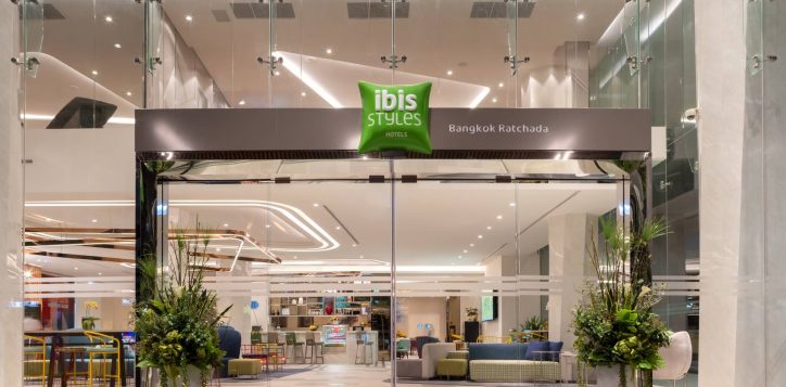 ratchada-vs-sukhumvit_-which-bangkok-neighbourhood-is-best-for-your-trip__