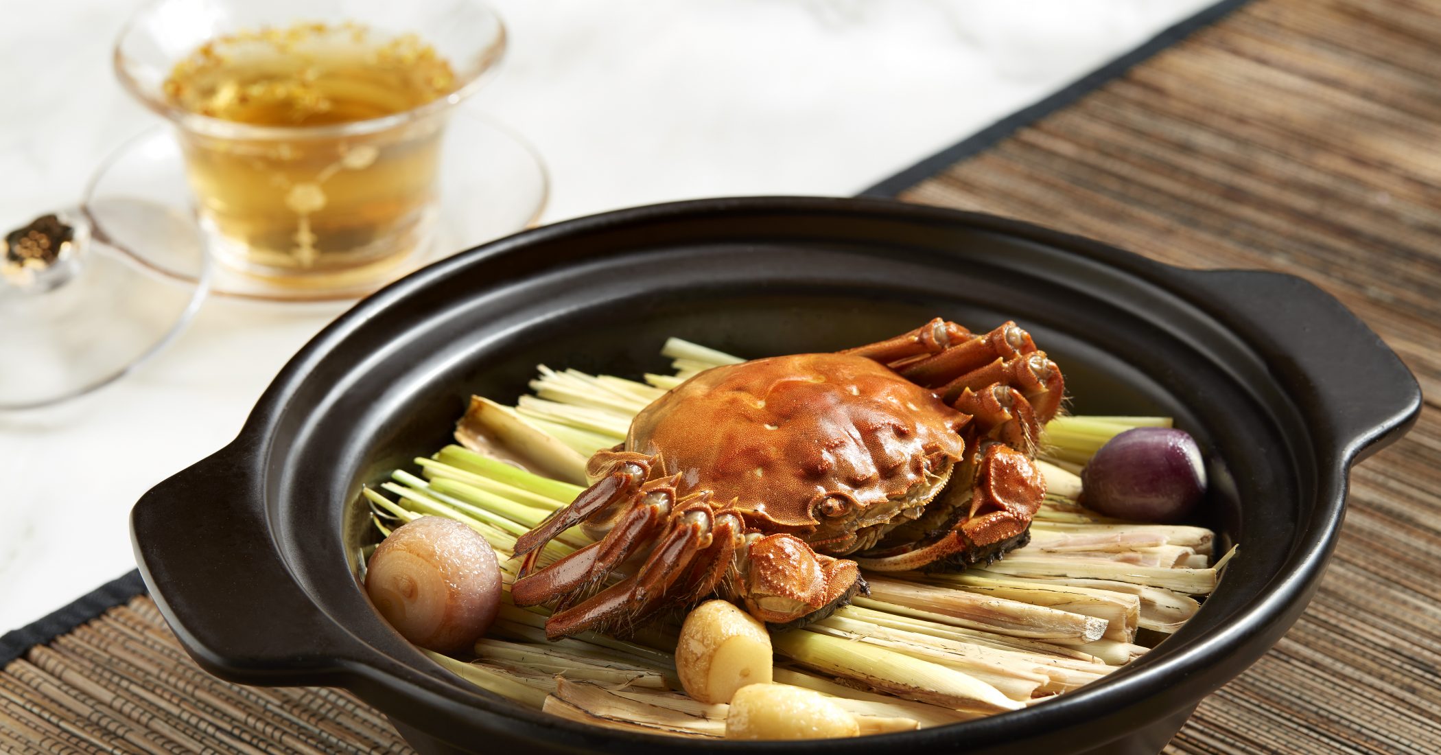 Raffles Singapore - Hairy Crab Season at 藝 yì by Jereme Leung