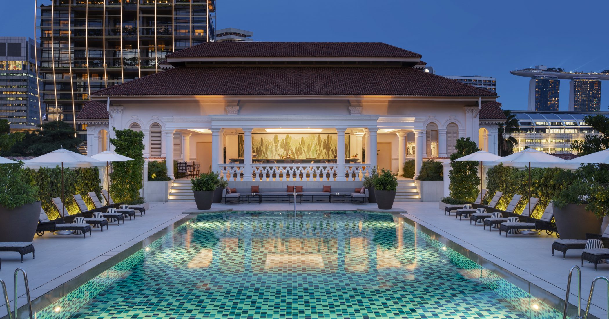 Raffles Singapore - Poolside Dinner