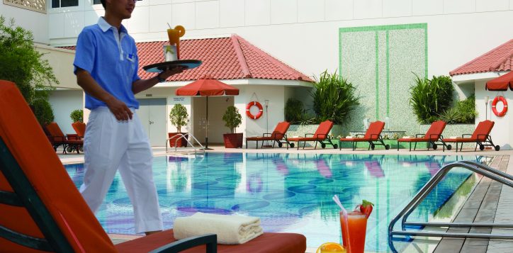chills-pool-bar-2