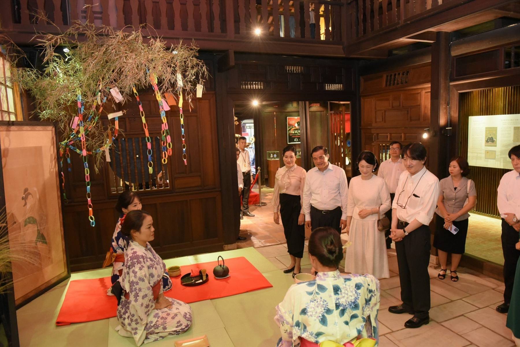 japanese-crown-prince-and-princess-visit-hoi-an-and-hotel-royal-hoi-an-mgallery