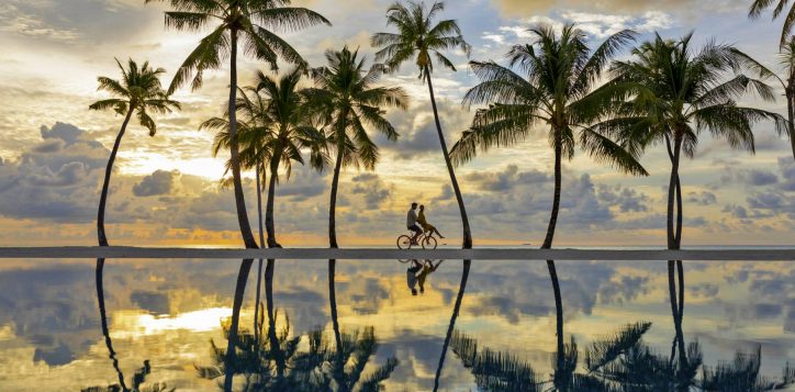 pool-beach-bike