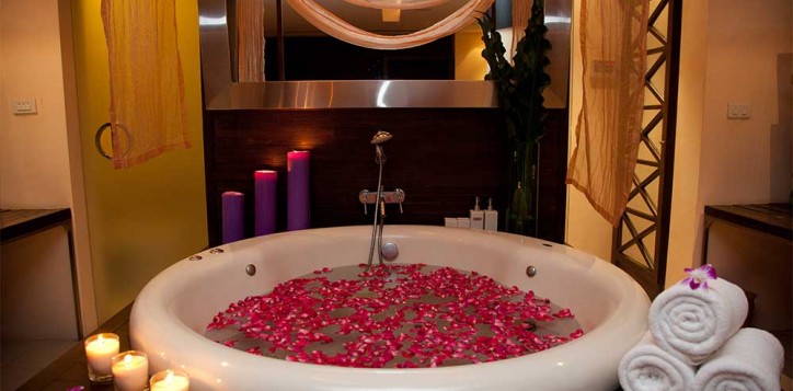 anne-semonin-spa-jacuzzi-2