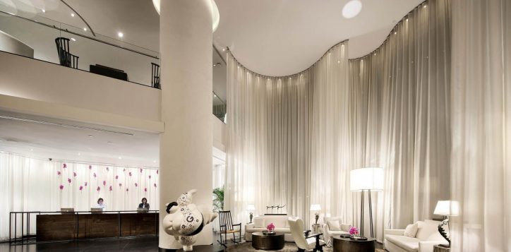 hotel-lobby-pullman-bangkok