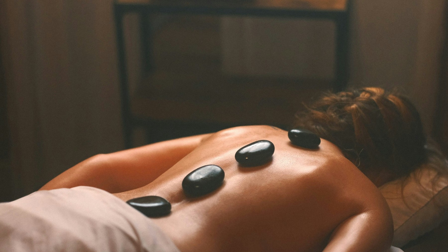 HOT STONE MASSAGE