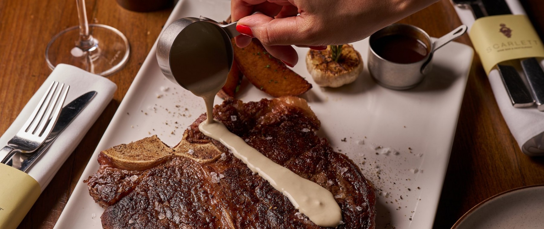 POUR & PORTERHOUSE