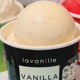 sun-scoops-poolside-chill-at-pool-bar