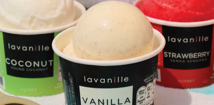 sun-scoops-poolside-chill-at-pool-bar