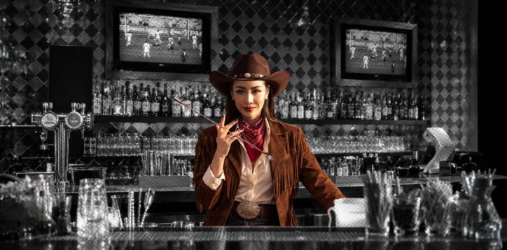 howdy-25-the-bar-is-hers