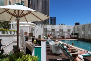 rooftop-pool-bar