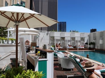 rooftop-pool-bar