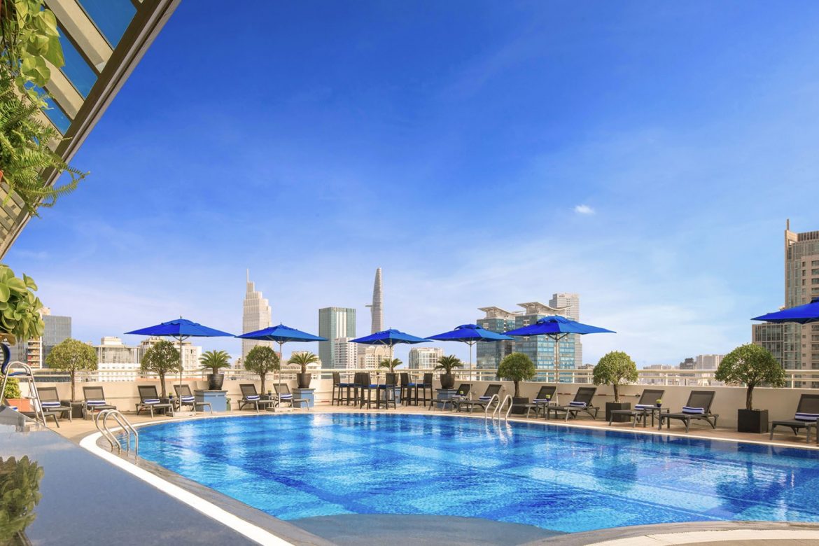 S Pool Bar - Sofitel Saigon Plaza – Luxury 5-star hotel