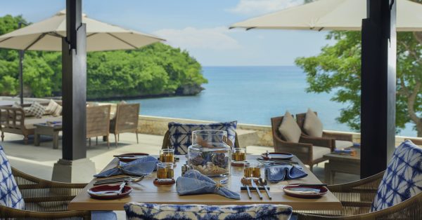 Sunday Brunch in Paradise at Loloan Beach Bar and Grill