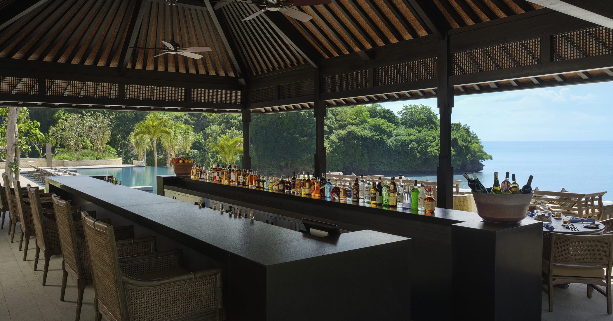 Raffles Bali - Loloan Beach Bar and Grill