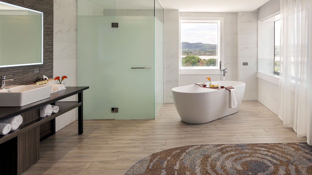 Executive Suite, King Bed, Lake View Pullman Rotorua Hotel