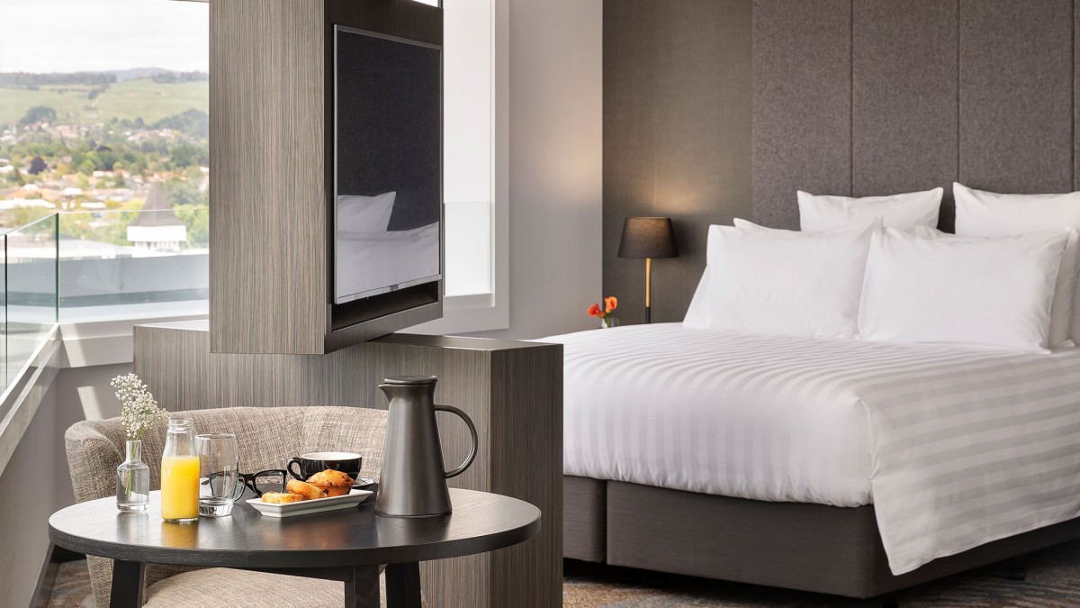Executive Suite, King Bed, Lake View Pullman Rotorua Hotel