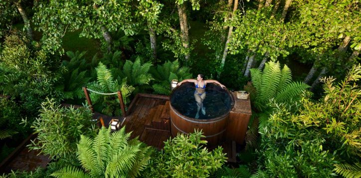 edited-secret-spot-hot-tubs_hot-tub_credit-graeme-murray-4