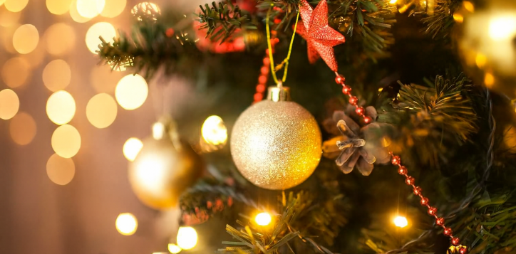 le-thap-sang-cay-thong-noel