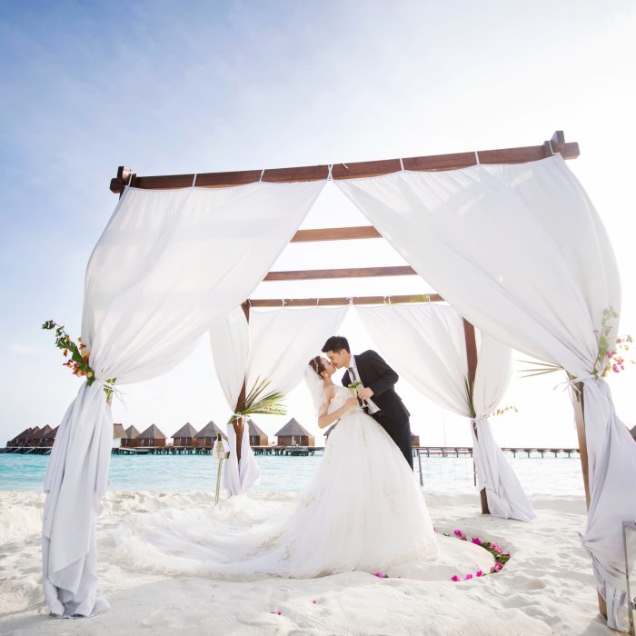 beach-weddings-at-mercure-maldives