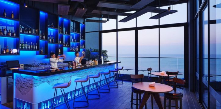 a-romantic-dining-experience_resize-2