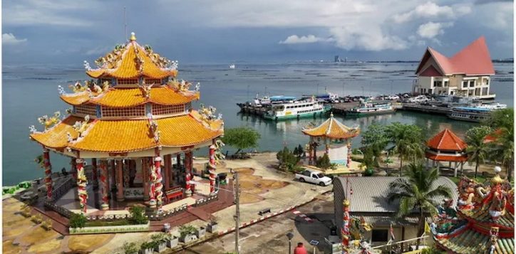 wat-ko-loi-the-serene-island-temple-of-sriracha