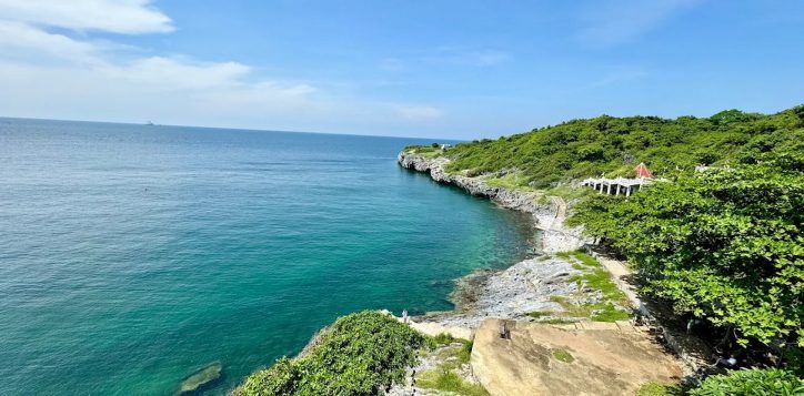 hiking-trails-in-koh-si-chang-to-explore-the-islands-natural-beauty