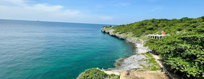 hiking-trails-in-koh-si-chang-to-explore-the-islands-natural-beauty