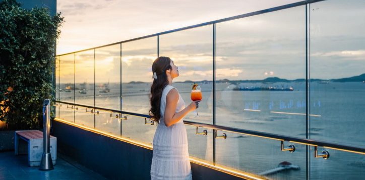 from-cocktails-to-sunsets-how-to-spend-an-evening-in-sriracha-like-a-local