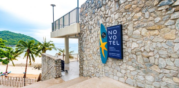 new-year-trips-near-bangkok-sriracha-and-koh-si-chang-highlights