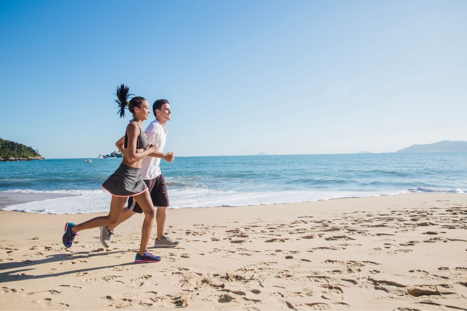 Coastal trail running route on Koh Si Chang for runners planning where to stay for Si Chang Scenic Trail