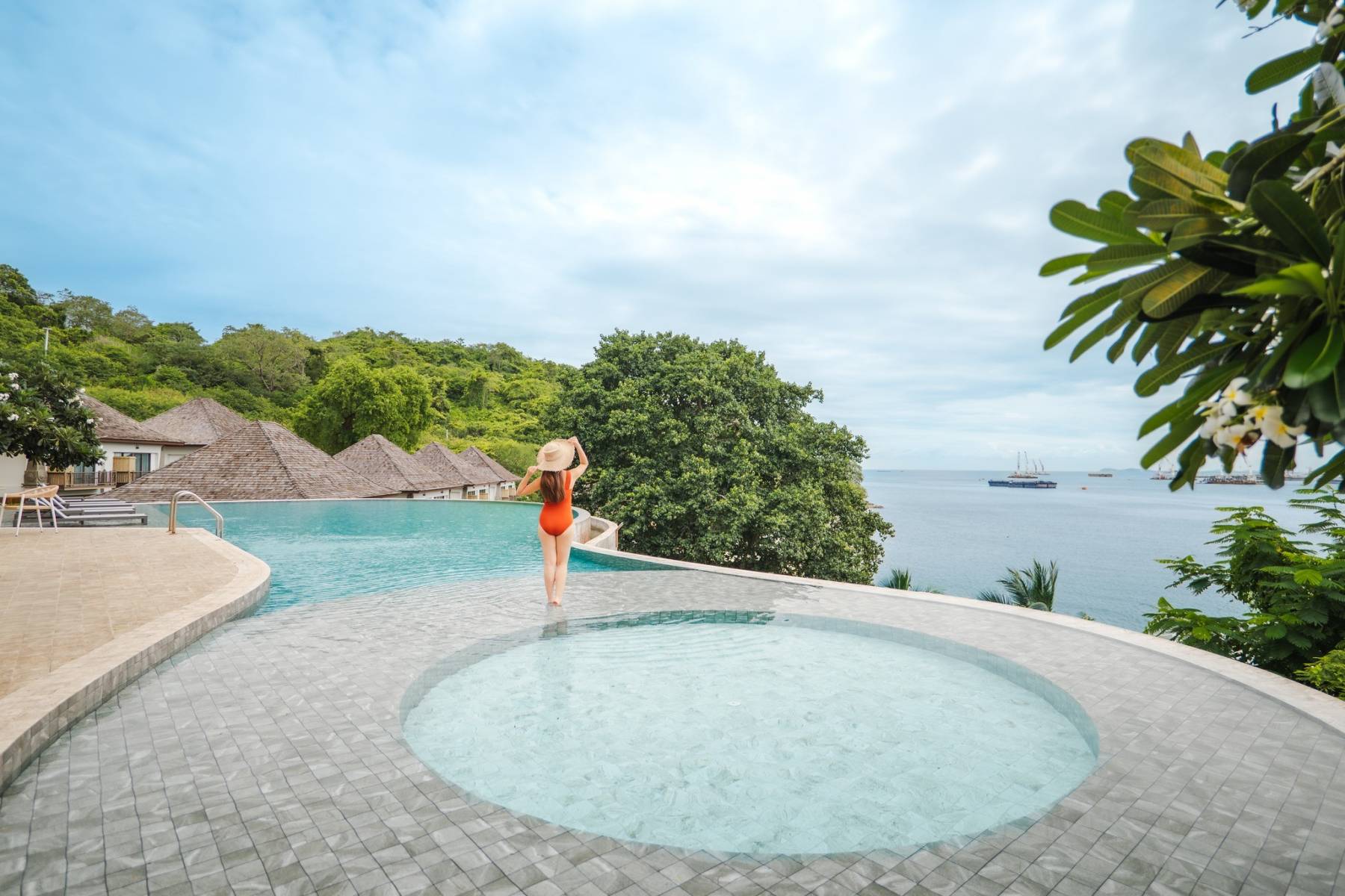 poolside at Novotel Koh Si Chang