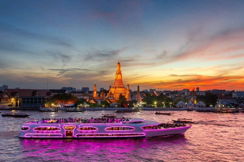 How to reach wat arun