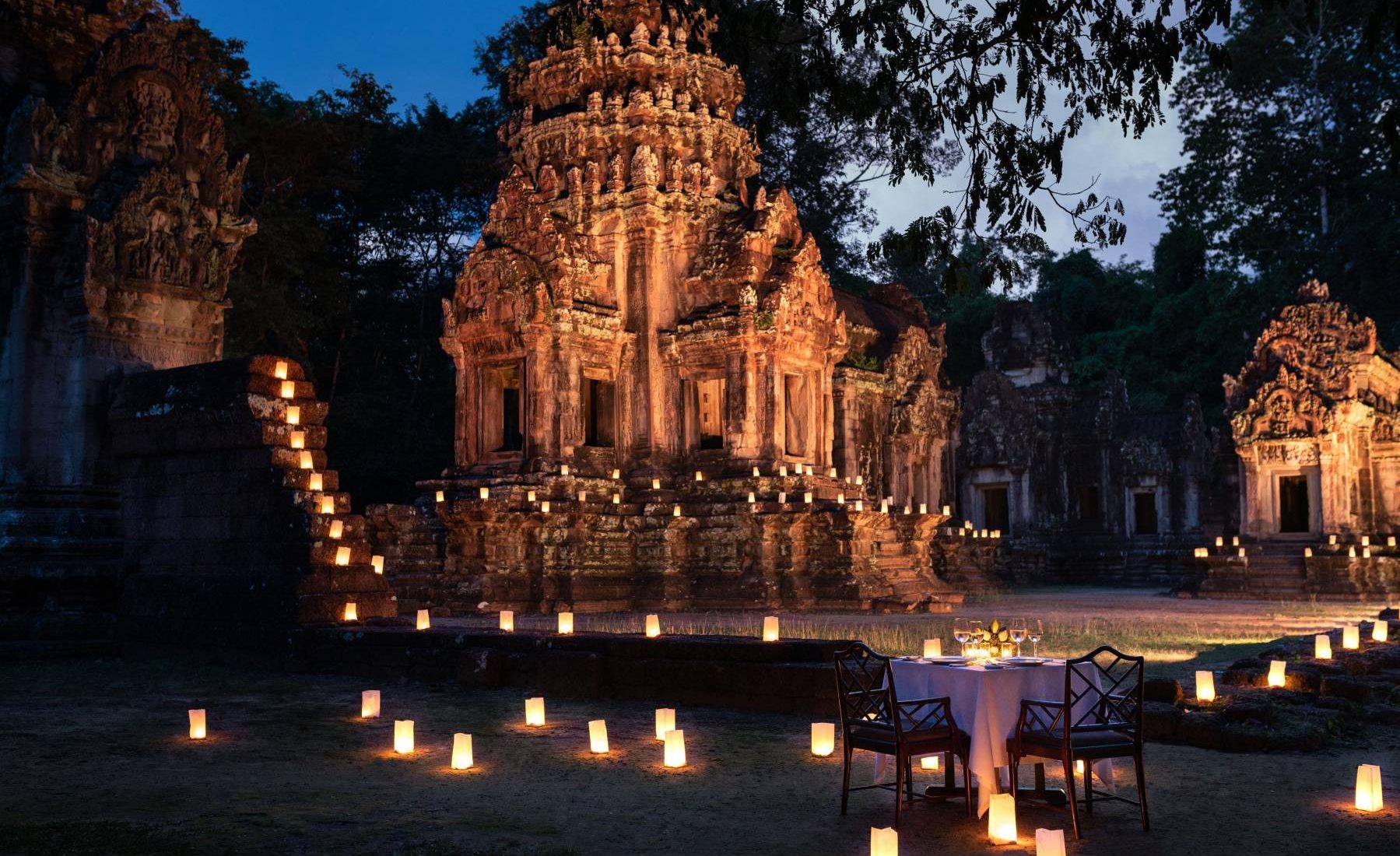 Raffles Grand Hotel d'Angkor - Temple Dinner