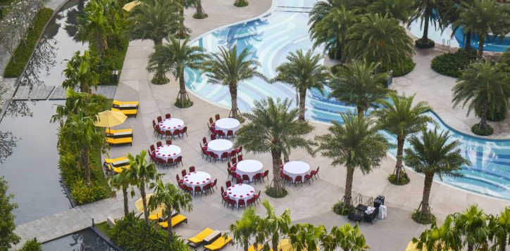 pool-area-banquet