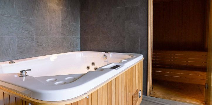 men-sauna-at-pullman-spa