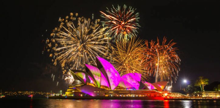 vivid-opera-house-fireworks-829x480