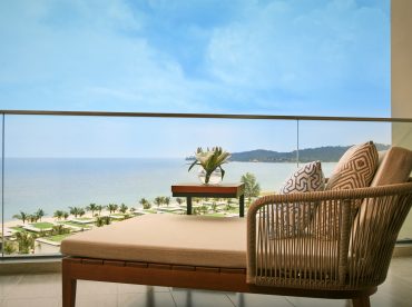 superior-king-room-sea-view-with-balcony