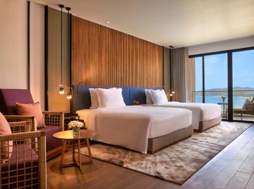deluxe-family-room-with-balcony
