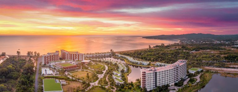 ngam-hoang-hon-tai-bai-ong-lang-khoanh-khac-tuyet-dep-tai-movenpick-phu-quoc