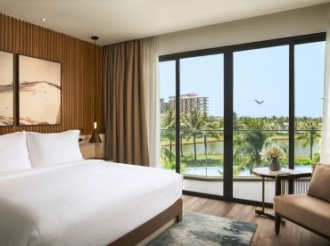 studio-pool-view-king-room-with-balcony