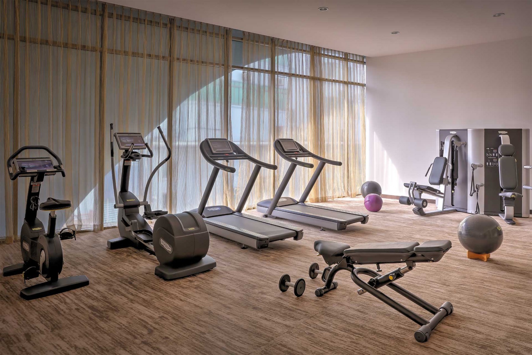 Fit lounge. Novotel phuket city phokeethra 4*. pullman fit. novotel phuket city phokeethra 5*. novotel phuket city phokeethra hotel - sha extra plus таиланд, пхукет, 40/5 chanajaroen road.