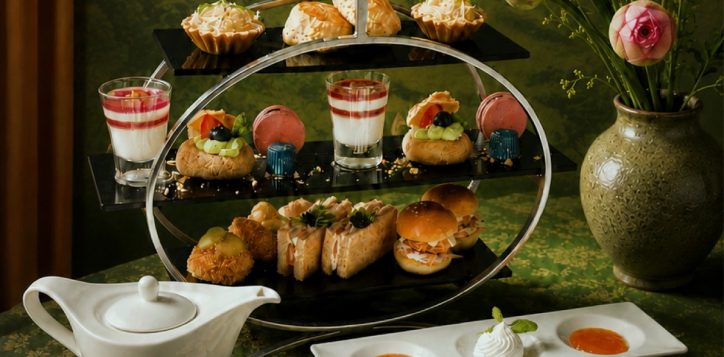 the-land-of-charm-tea-set