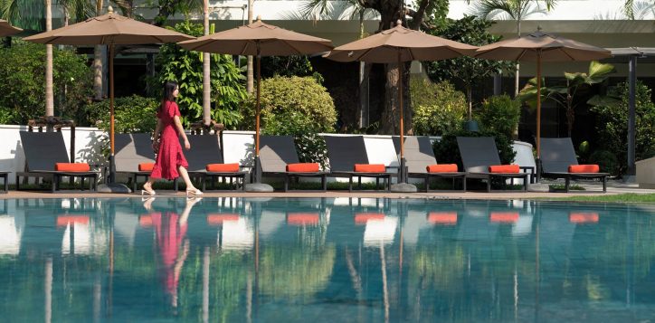 movenpick-bdms_pool-area-with-model-2