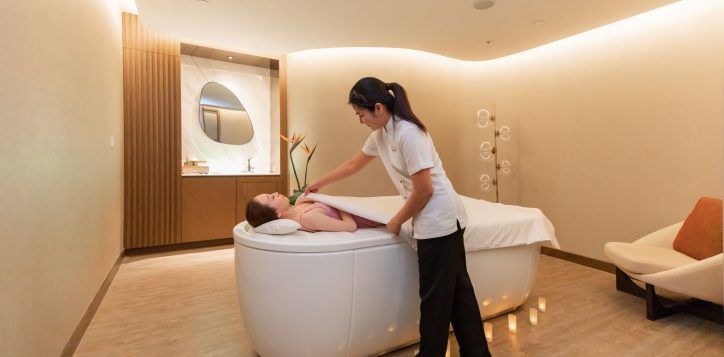 movenpick-bdms_be-well-spa_dry-floatation-experience