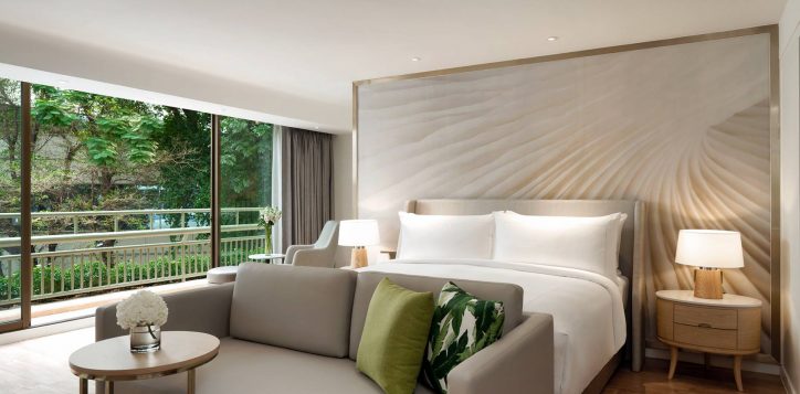 movenpick-bdms_deluxe-suite_bedroom-3-3