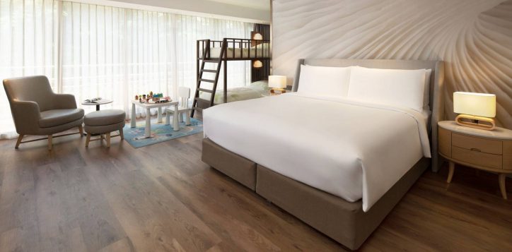 family-1-bedroom-suite-with-bunk-bed