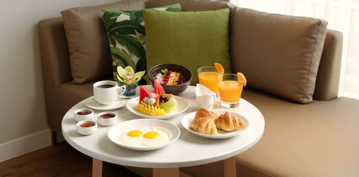 movenpick-bdms-wellness-resort-bangkok_room-service