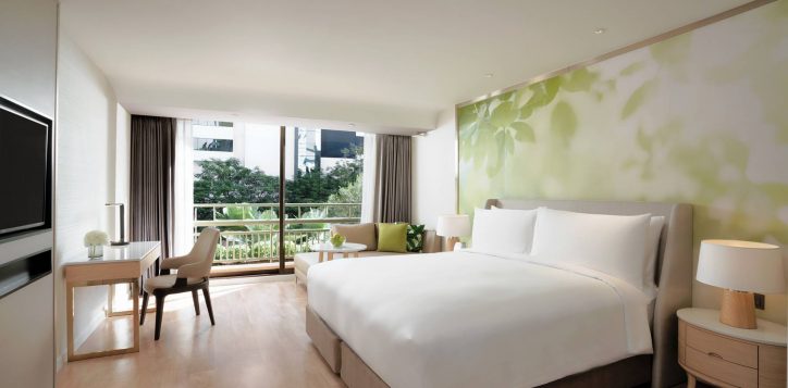 movenpick-bdms-wellness-resort-bangkok_deluxe-king_bedroom