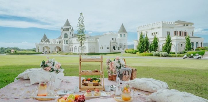 picnic-in-the-garden