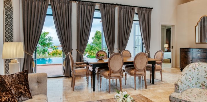 2pv-living-room
